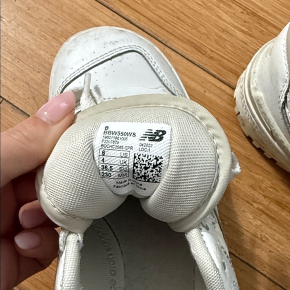 New Balance 550 Off-White Sneakers - Picture 3 of 4